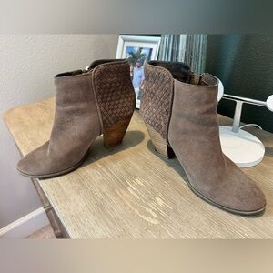 Sole Society Zada booties. Size 8 suede